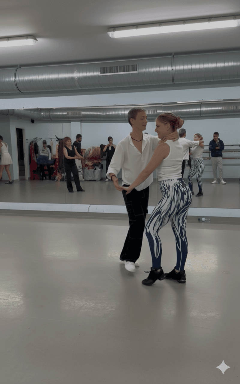Aula de bachata no estúdio com Aleks e Dasha